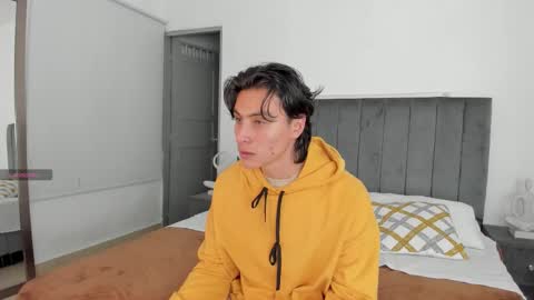 Snapshot of alexxander_hall chatting on 10/12/25, 10:53 Alexxander Hall online show from 10/12/25, 10:53