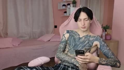 Alex online show from 11/06/25, 12:17