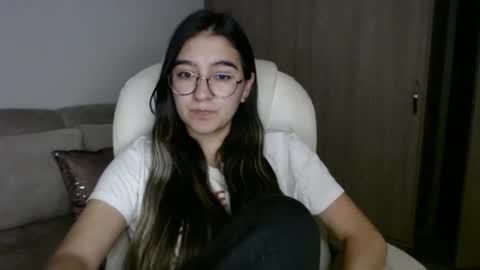 Snapshot of alexyferrer1 chatting on 12/17/25, 04:51 alexyferrer1 online show from 12/17/25, 04:51