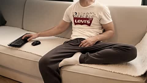 Snapshot of alfadreamer0011 chatting on 01/13/26, 11:26 alfadreamer0011 online show from 01/13/26, 11:26