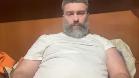 Snapshot of alfali chatting on 12/22/24, 04:17 alfali online show from 12/22/24, 04:17