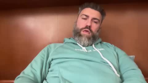 Snapshot of alfali chatting on 12/27/24, 02:22 alfali online show from 12/27/24, 02:22