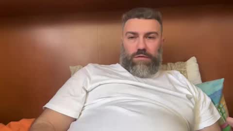 Snapshot of alfali chatting on 12/29/24, 01:06 alfali online show from 12/29/24, 01:06