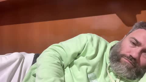 Snapshot of alfali chatting on 01/26/25, 12:43 alfali online show from 01/26/25, 12:43