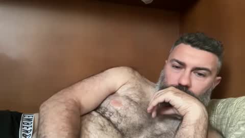 Snapshot of alfali chatting on 10/11/25, 03:43 alfali online show from 10/11/25, 03:43