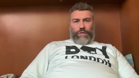 Snapshot of alfali chatting on 10/26/25, 12:55 alfali online show from 10/26/25, 12:55