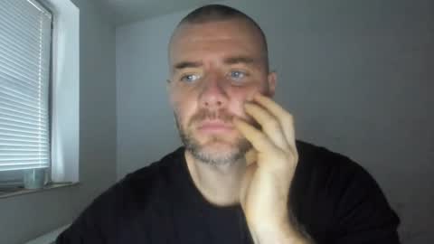 alfiesolomons87 online show from 12/03/25, 10:24