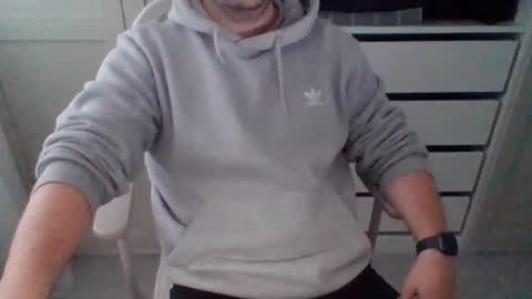 Snapshot of alfo267 chatting on 10/06/25, 01:30 WorkFromHomeFun online show from 10/06/25, 01:30