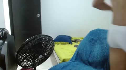 alfred_cantillo online show from 10/23/25, 06:45