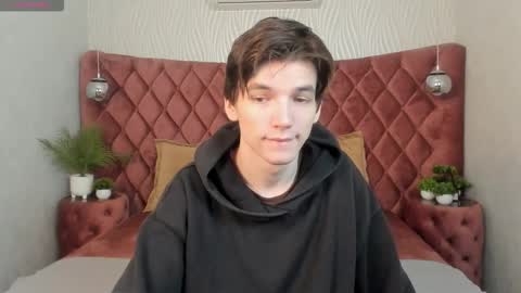 Snapshot of alfred_joness chatting on 10/18/25, 06:48 Alfred online show from 10/18/25, 06:48