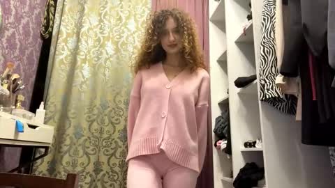 Snapshot of alfredaspagnolo chatting on 11/14/25, 06:28 Tatiana online show from 11/14/25, 06:28