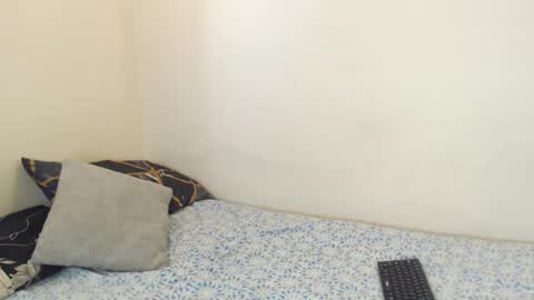 algiz_ online show from 11/09/25, 09:13