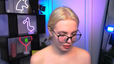 alia skay online show from 12/22/25, 05:59