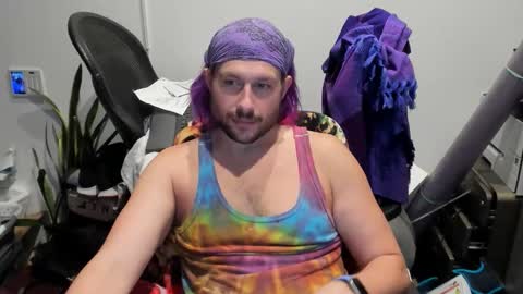 Luke online show from 12/04/25, 02:43