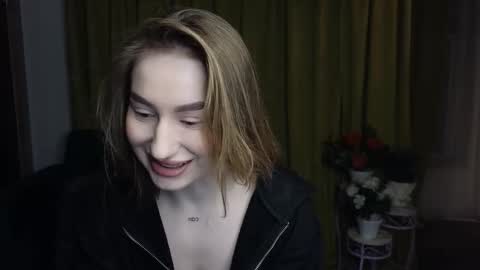 Snapshot of alicafoxis chatting on 02/22/26, 07:01 Alica online show from 02/22/26, 07:01