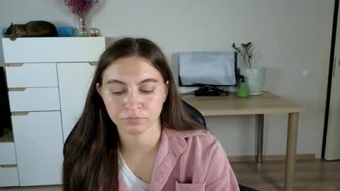 Alice online show from 09/26/25, 06:56