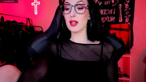 Snapshot of alice___mistress chatting on 05/26/26, 11:34 Miss Alice online show from 05/26/26, 11:34