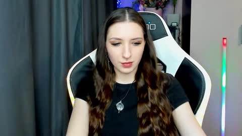 Snapshot of alice_bailey chatting on 09/26/25, 02:32 Alice online show from 09/26/25, 02:32