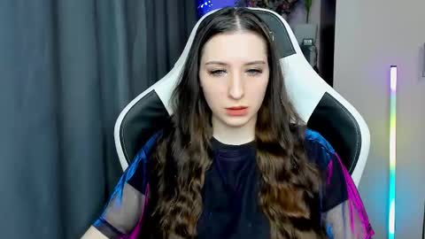 Snapshot of alice_bailey chatting on 12/01/25, 01:16 Alice online show from 12/01/25, 01:16