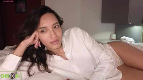 A R Y A  T I A online show from 01/04/25, 09:52