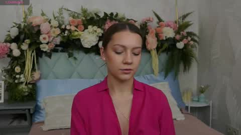 Snapshot of alice_charmy chatting on 02/24/26, 05:22 Alice in Wonderland online show from 02/24/26, 05:22