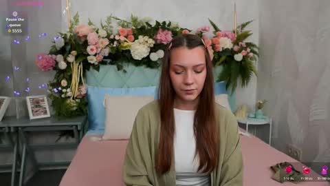 Snapshot of alice_charmy chatting on 02/26/26, 05:12 Alice in Wonderland online show from 02/26/26, 05:12