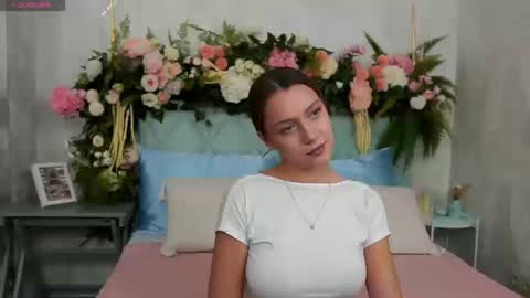 Snapshot of alice_charmy chatting on 02/28/26, 05:14 Alice in Wonderland online show from 02/28/26, 05:14