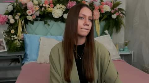 Snapshot of alice_charmy chatting on 03/02/26, 05:20 Alice in Wonderland online show from 03/02/26, 05:20