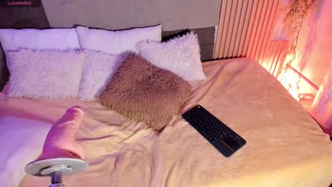 Mey online show from 03/16/26, 03:45