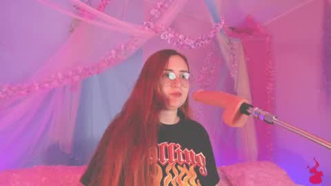 Snapshot of alice_cute77 chatting on 05/17/26, 05:05 Mey online show from 05/17/26, 05:05