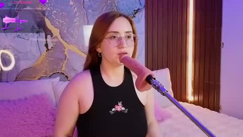 Snapshot of alice_cute77 chatting on 07/01/26, 03:41 Mey online show from 07/01/26, 03:41