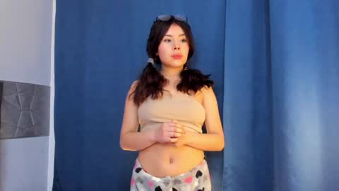 Snapshot of alice_evans_lov chatting on 01/17/25, 07:30 Alice Evans online show from 01/17/25, 07:30