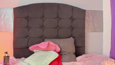 Snapshot of alice_evans_lov chatting on 02/07/25, 08:11 Alice Evans online show from 02/07/25, 08:11