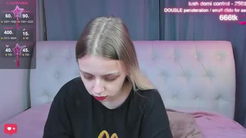 Snapshot of alice_halle chatting on 10/13/25, 08:14 alice_halle online show from 10/13/25, 08:14
