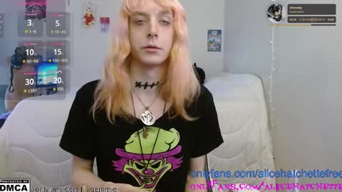Snapshot of alice_hatchette chatting on 09/28/25, 04:45 Alice Hatchette online show from 09/28/25, 04:45