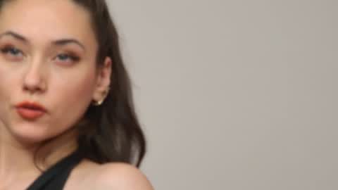 Snapshot of alice_munro chatting on 01/05/25, 12:42 AliceMunro online show from 01/05/25, 12:42