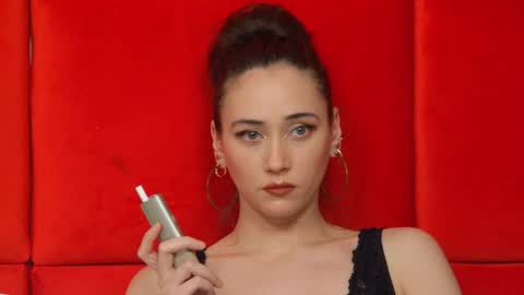 Snapshot of alice_munro chatting on 01/10/25, 01:10 AliceMunro online show from 01/10/25, 01:10