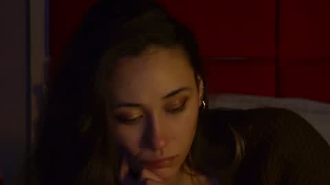 Snapshot of alice_munro chatting on 01/12/25, 04:10 AliceMunro online show from 01/12/25, 04:10