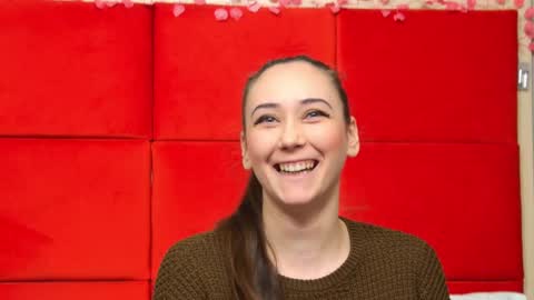 Snapshot of alice_munro chatting on 01/21/25, 10:08 AliceMunro online show from 01/21/25, 10:08