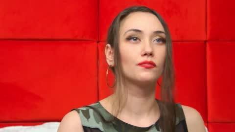 Snapshot of alice_munro chatting on 02/01/25, 11:27 AliceMunro online show from 02/01/25, 11:27