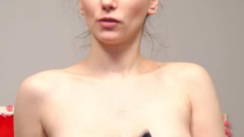 Snapshot of alice_munro chatting on 02/07/25, 07:49 AliceMunro online show from 02/07/25, 07:49