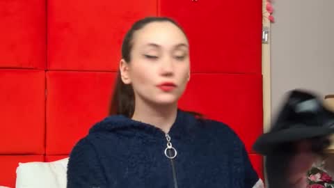 Snapshot of alice_munro chatting on 02/10/25, 04:52 AliceMunro online show from 02/10/25, 04:52