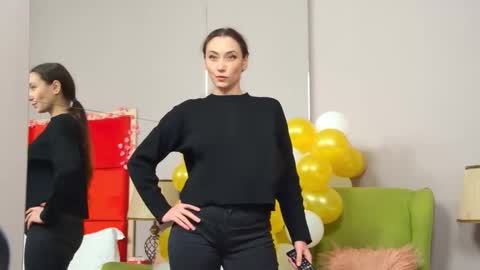 Snapshot of alice_munro chatting on 02/12/25, 05:26 AliceMunro online show from 02/12/25, 05:26