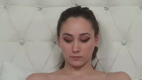 Snapshot of alice_munro chatting on 02/28/25, 09:33 AliceMunro online show from 02/28/25, 09:33