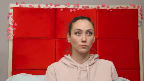 Snapshot of alice_munro chatting on 03/05/25, 09:04 AliceMunro online show from 03/05/25, 09:04