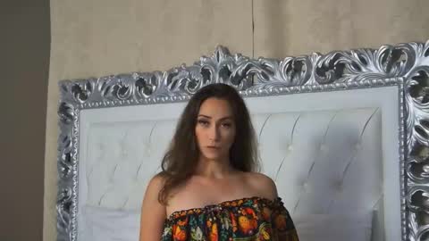 Snapshot of alice_munro chatting on 09/13/25, 07:46 AliceMunro online show from 09/13/25, 07:46