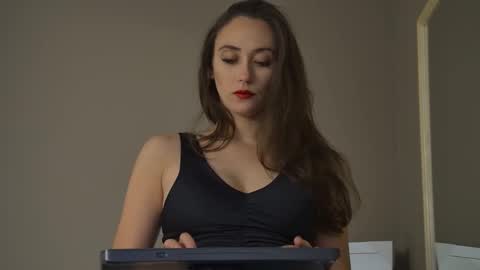 Snapshot of alice_munro chatting on 10/01/25, 07:31 AliceMunro online show from 10/01/25, 07:31