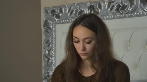 Snapshot of alice_munro chatting on 10/10/25, 03:55 AliceMunro online show from 10/10/25, 03:55