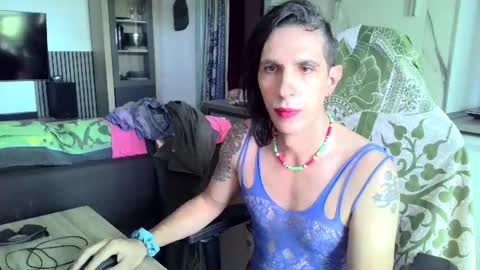 Snapshot of alice_sissyx chatting on 06/15/26, 10:39 Alici Sissy online show from 06/15/26, 10:39