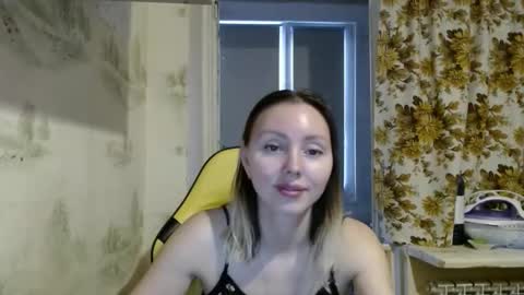 Snapshot of alice_smiles chatting on 01/12/26, 11:37 Alice smiles online show from 01/12/26, 11:37